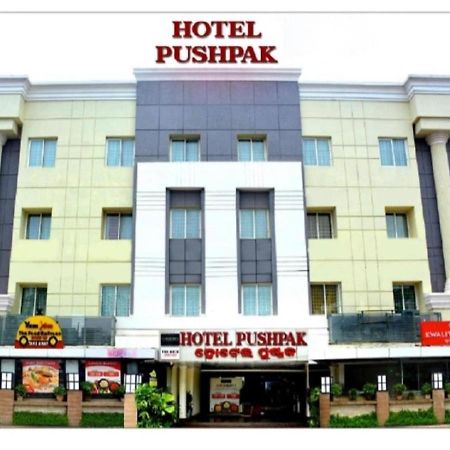 Hotel Pushpak Bhubaneswar Bagian luar foto