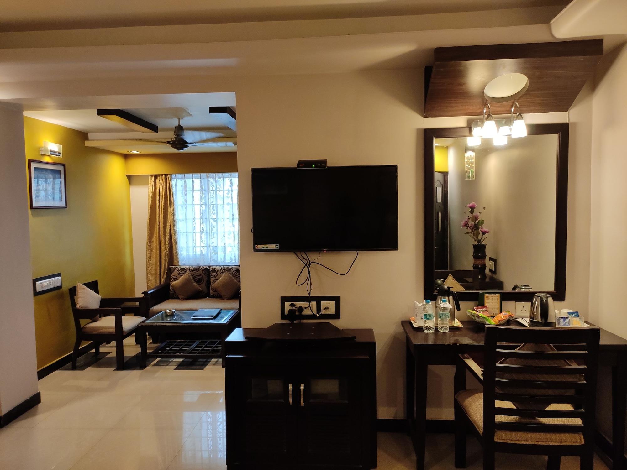 Hotel Pushpak Bhubaneswar Bagian luar foto