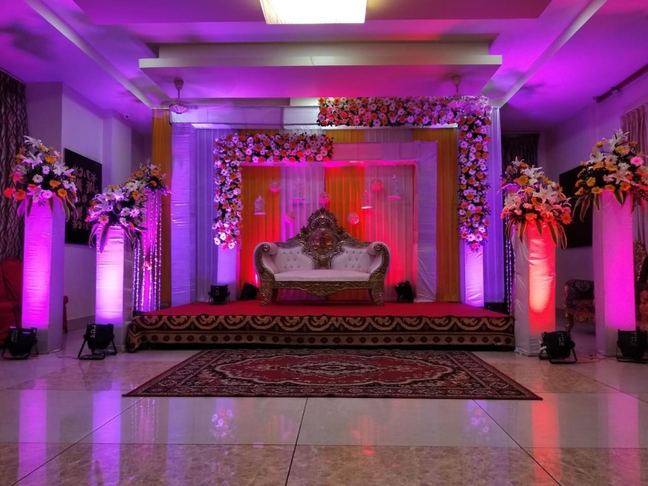 Hotel Pushpak Bhubaneswar Bagian luar foto