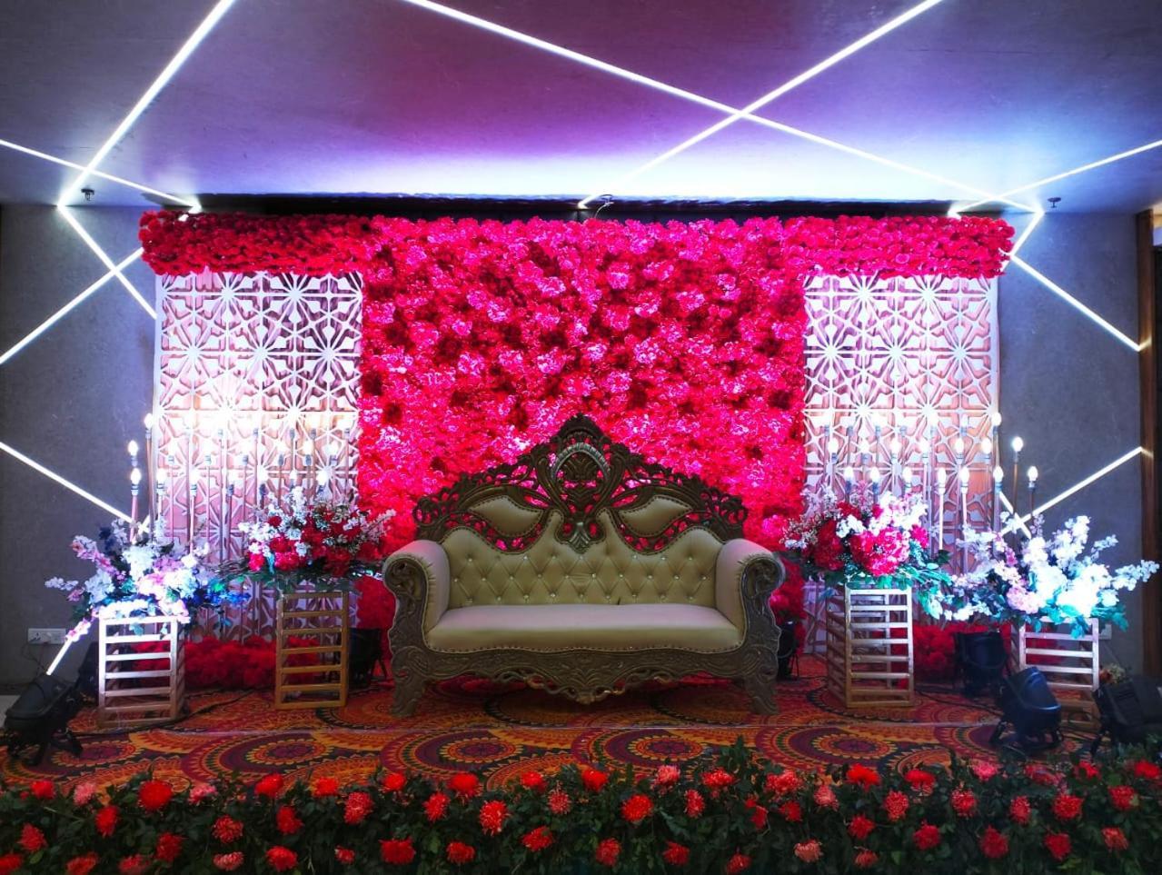 Hotel Pushpak Bhubaneswar Bagian luar foto