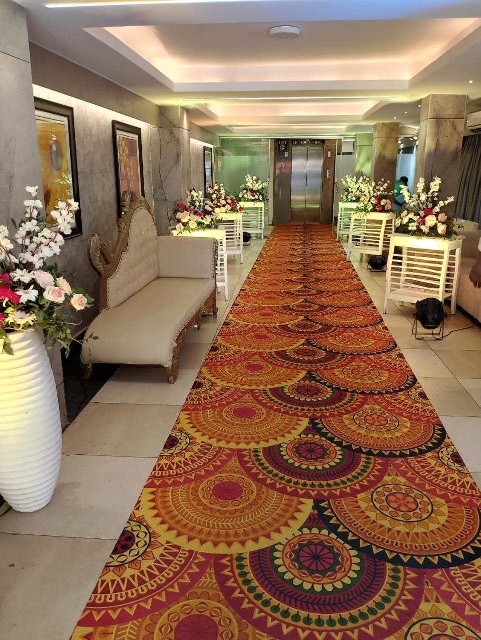 Hotel Pushpak Bhubaneswar Bagian luar foto