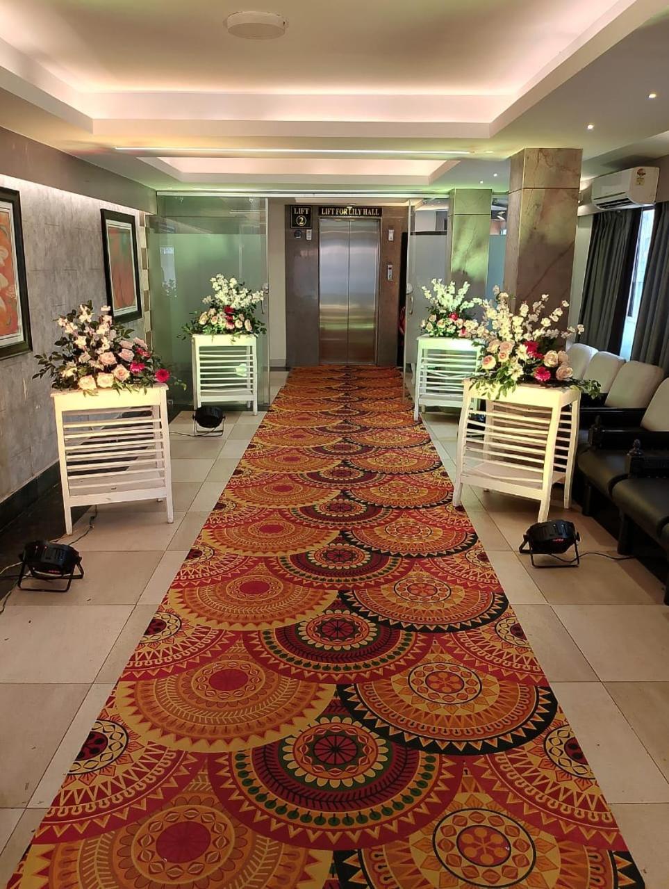 Hotel Pushpak Bhubaneswar Bagian luar foto